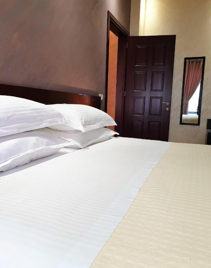 Comfort Hotel Fier Exterior foto